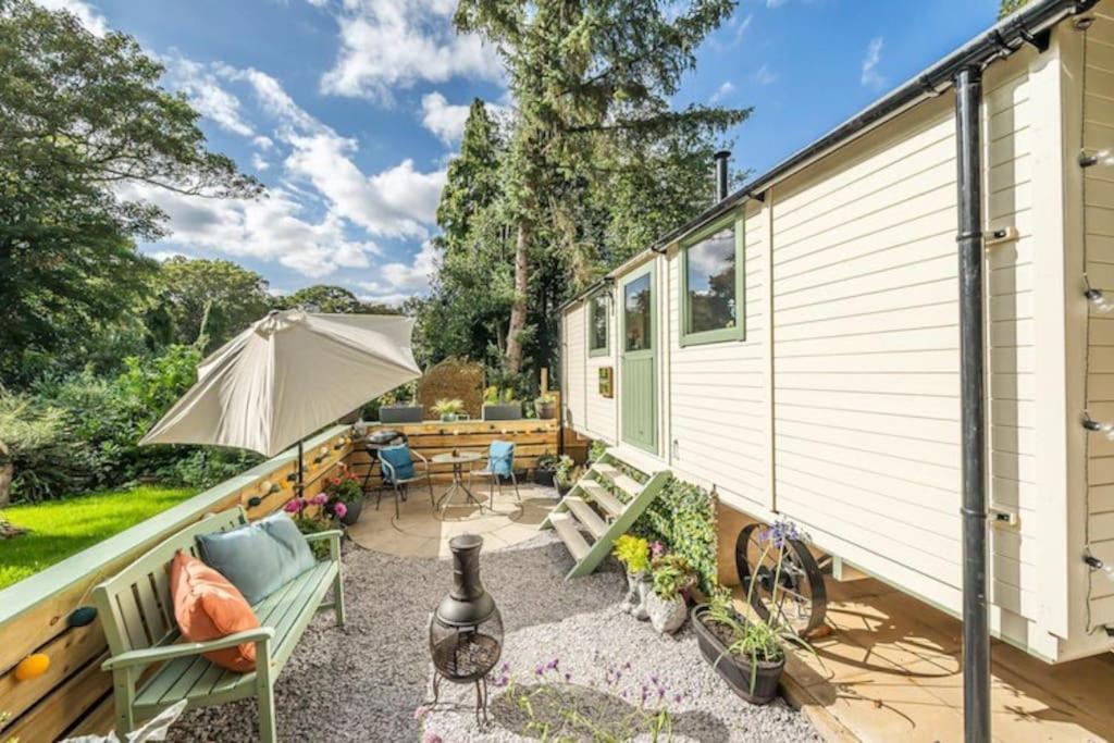 Spinney Retreats - 2 X Unique Shepherds Huts Dog Friendly Northampton Exterior foto